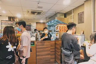 店舖好細,得4個座位~