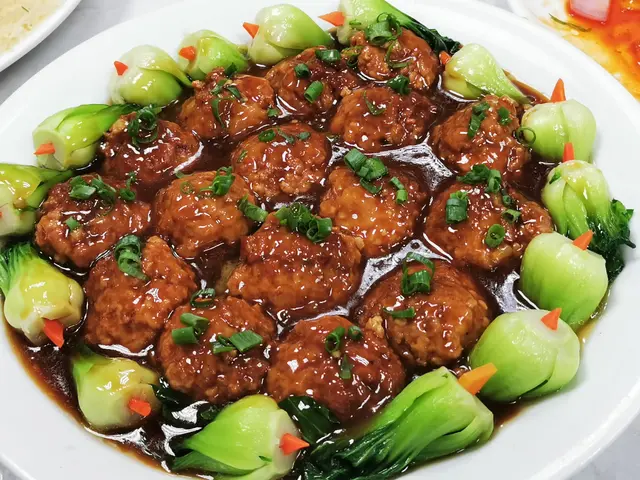 球內不是全肉, 所以唔會太過滯