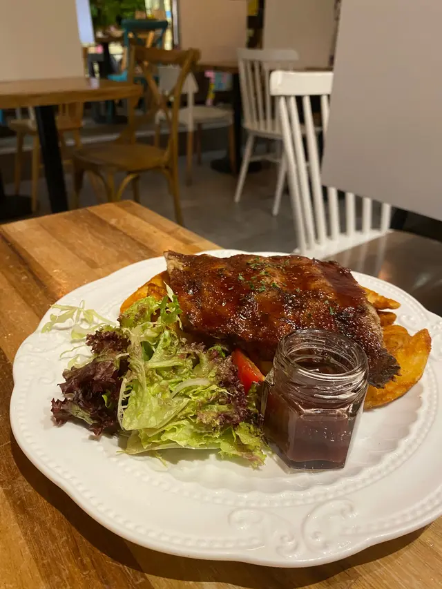 士多啤梨醬燒豬肋骨