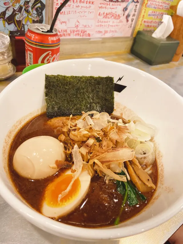 鰹魚味豚骨拉麵