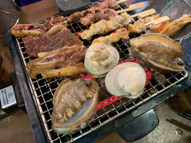 鮑魚是每人送一隻