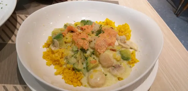 帶子煙三文魚牛油果燴飯