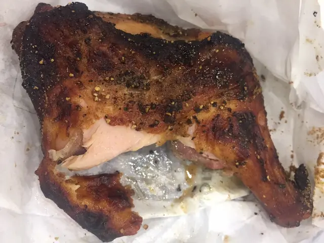 烤得有點過火，雞肉有點太乾。但係冇影響肉的味道，醃得夠入味。