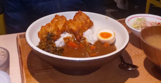 咖哩炸雞飯