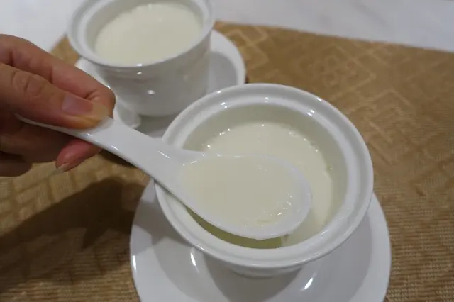 入口濃郁杏仁味,加入軟滑度滑不留口的蛋白,香滑少甜