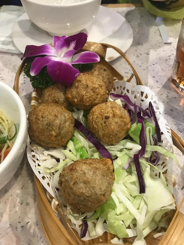 炸鯪魚球