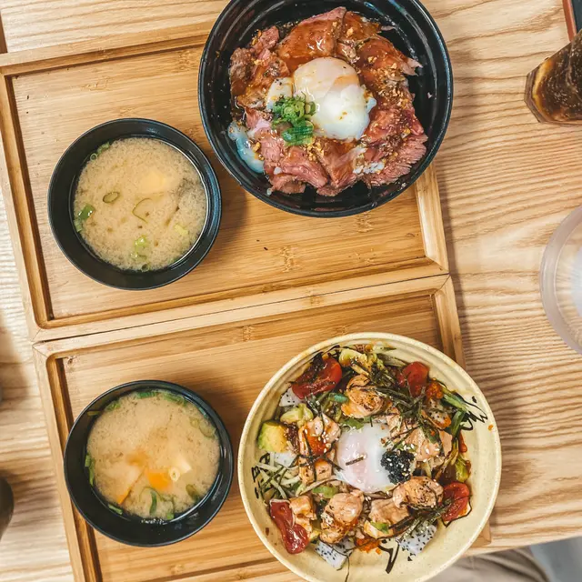 慢煮火炙牛腹扒丼