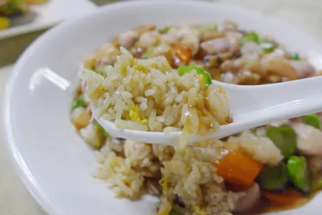 鮑粒海皇福建炒飯
