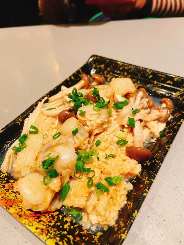 蒜蓉牛油野菌帆立貝