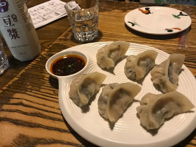 雲耳椰菜豬肉餃