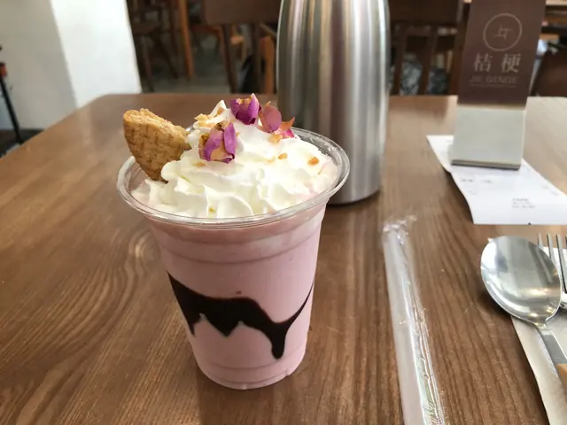 分量適中 不太甜 賣相吸引 奶味及水果味道兩者之間取得平衡