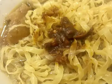 水餃辣牛筋粗麵