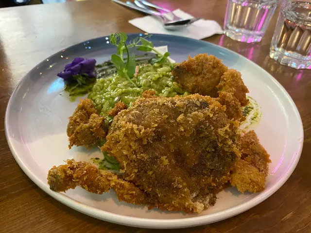 原隻軟殼蟹配羅勒青醬意大利飯