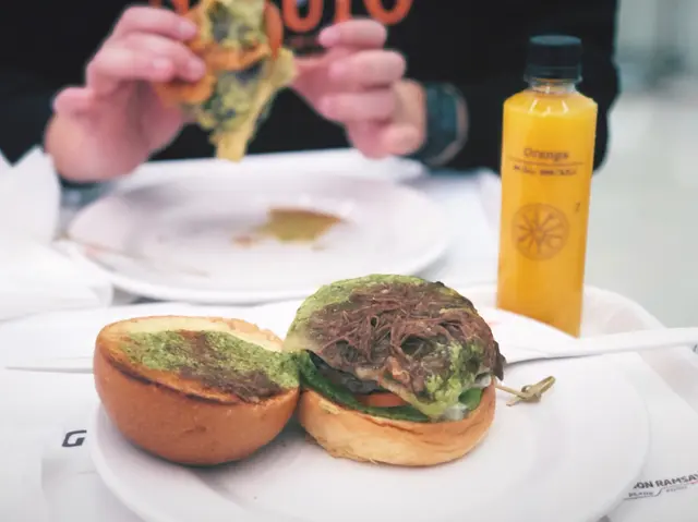 經典牛肋骨漢堡