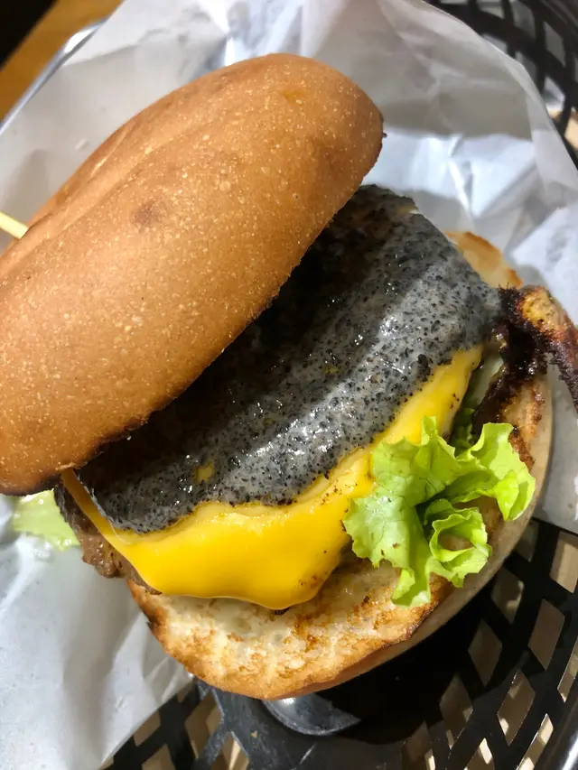 黑松露芝士牛堡