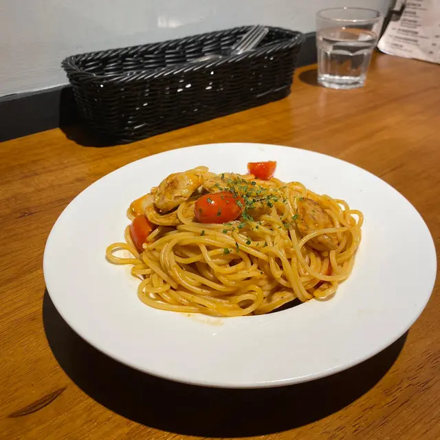 日式胡麻醬德國豬肉腸意粉