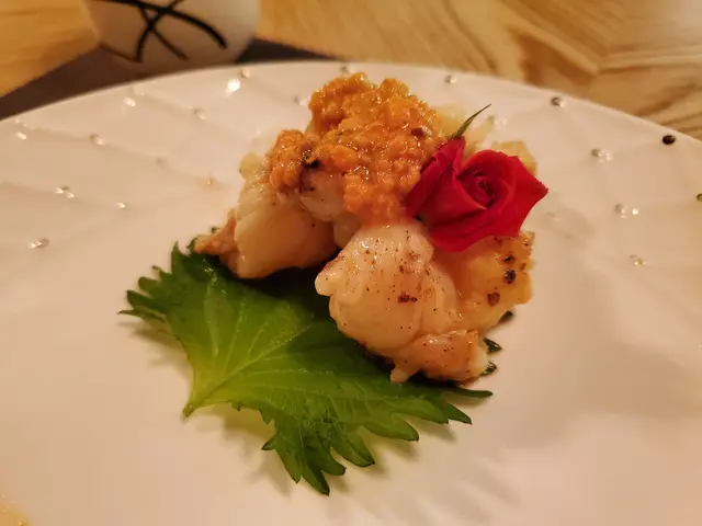 活龍蝦配海膽醬