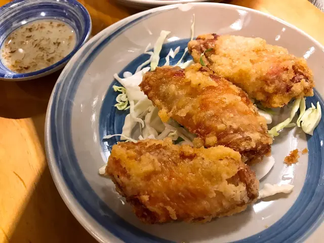 炸到脆卜卜嘅雞翼再點上清香甜甜嘅桂花汁
幾清新,又幾夾
