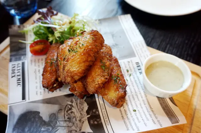 炸美國雞中翼配藍芝士汁