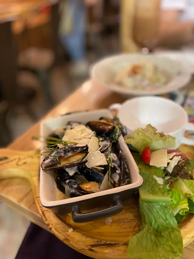 白酒忌廉煮青口