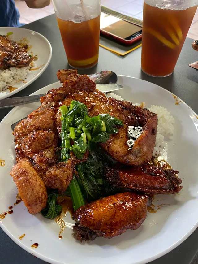 少左飯嫁🤣🤣原本勁大碟飯