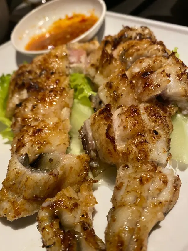 呢味菜又係一絕，燒到啱啱好，有份同埋鱔肉入口即溶，加埋個醬汁又醒胃又惹味。