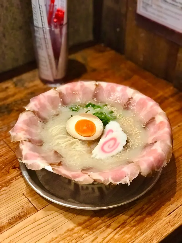 豬骨湯底濃郁細緻而不濁