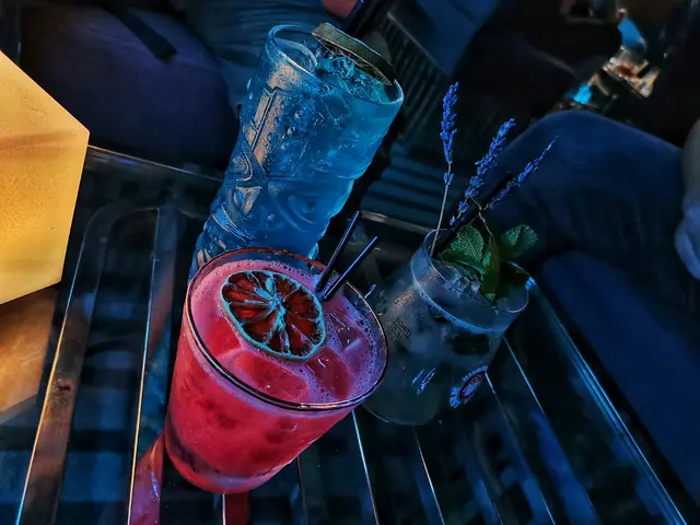 每杯cocktail 大概 100-150 左右