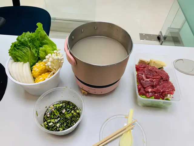 手切新鮮針扒牛肉火鍋