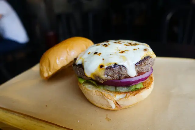 雙重芝士牛肉漢堡