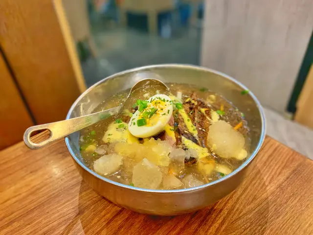 冷麵質感爽口彈牙，煙煙韌韌，湯底冰涼得來帶點酸甜