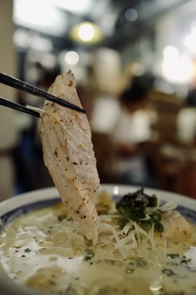 黑松露忌廉三文魚腩帶子烏冬