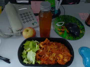 韓式泡菜豬腩片飯 龍眼杞子水