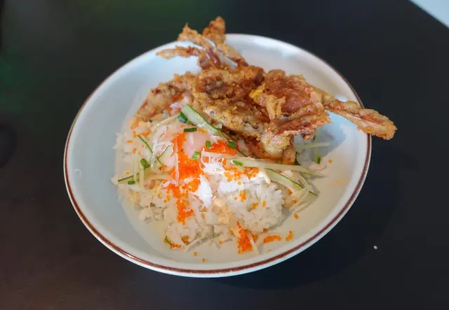 松葉蟹肉飯配炸軟殼蟹