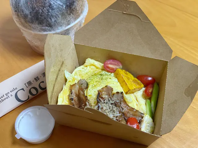 脆糖炙燒豬頸肉蛋包飯