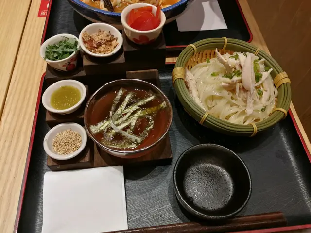 秘製金黃鰹魚蕃茄清湯配稻庭麵