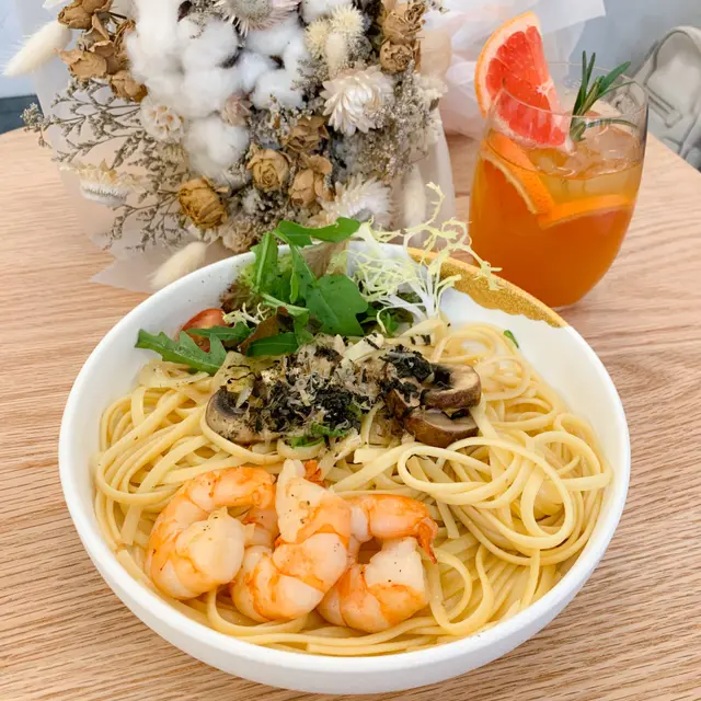 乾炒大蝦蒜香意粉