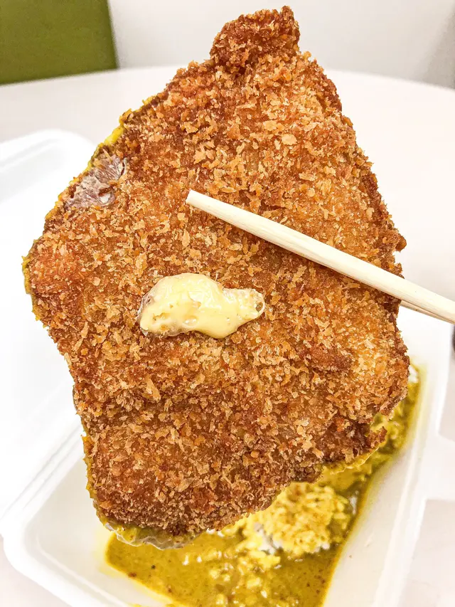 藍帶豬扒配咖喱汁