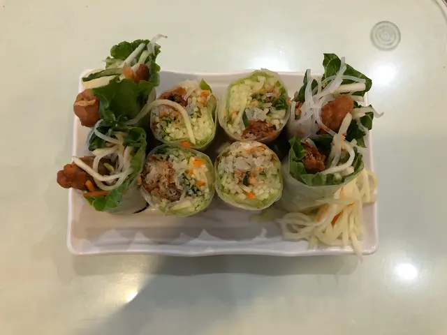 手作炸軟殼蟹米紙卷