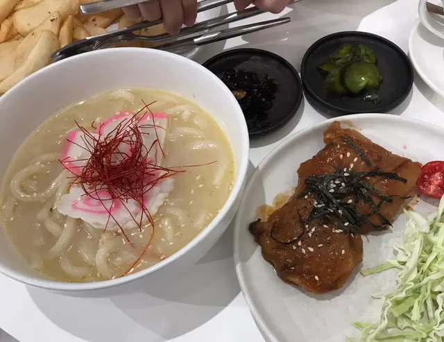 汁燒雞扒雞白湯烏冬