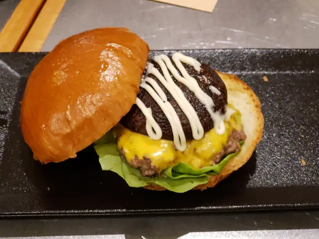 大菇打扁漢堡
mushroom smashed burger