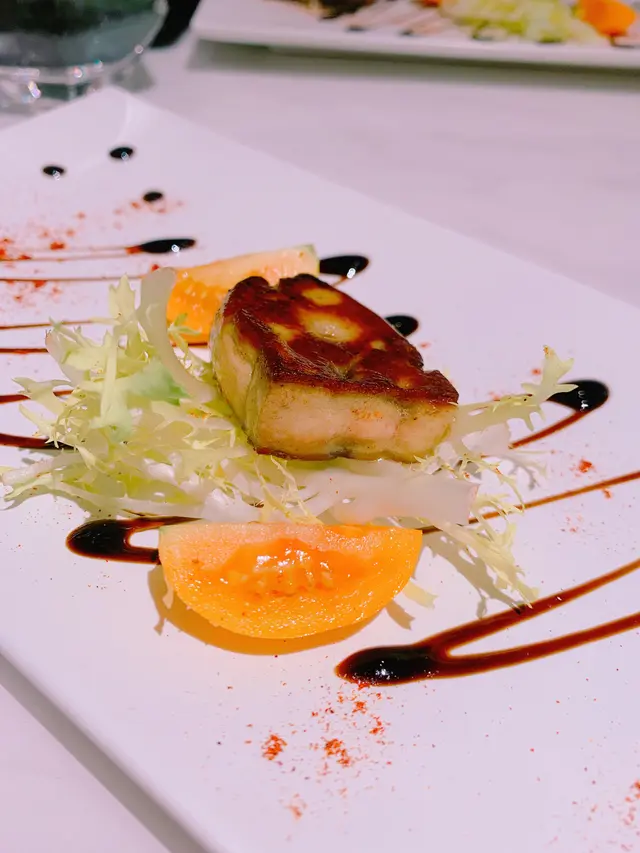 香煎法國鵝肝伴沙律 