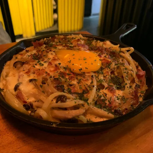 熱食超濃芝士，不過凍左就會比較黐，所以最好盡快食