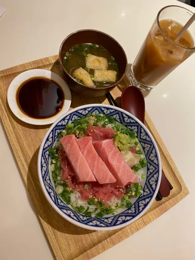 厚切拖羅上的大理石紋