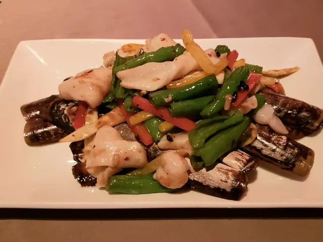 杭椒炒蟶子皇, 名副其實蟶子皇👍 好大隻爽口彈牙😉 香氣撲鼻的杭椒，有少少微辣🌶 但又好清爽，記住食埋唔好浪費