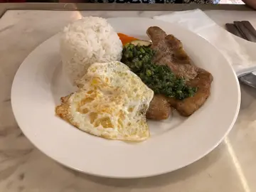 煎蛋泰式猪扒白饭套餐