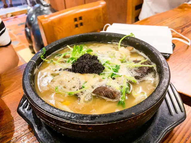 厚切豚肉香菌濃湯手打烏冬