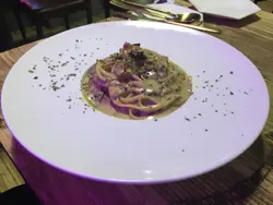 必試足料黑松露卡邦尼意粉