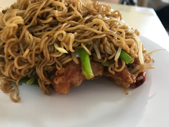 豬扒XO醬炒公仔麵