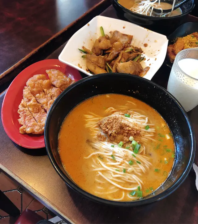 上海排骨擔擔麵